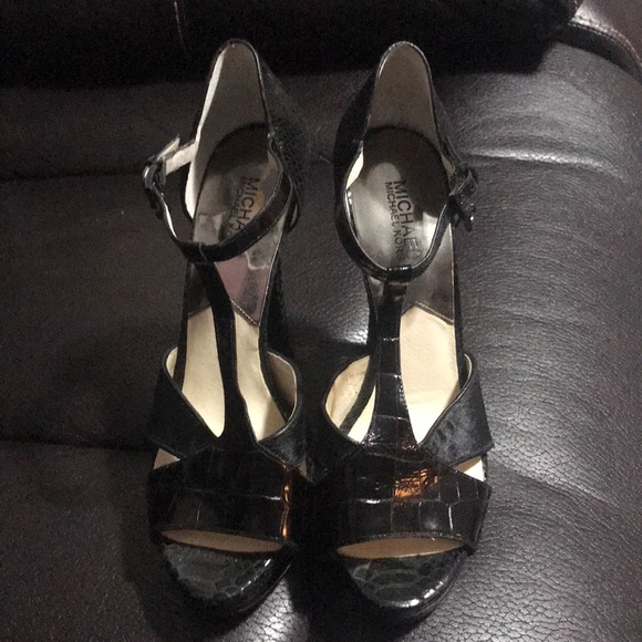 Michael Kors Shoes - Michael Kors women’s size 10